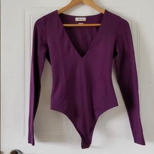 ARITZIA Contour V-Neck Bodysuit by Babaton